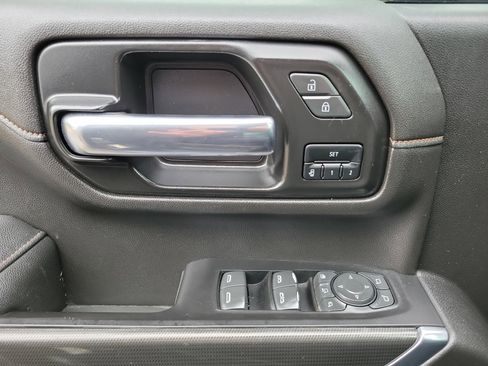 Used 2022 GMC Sierra 2500 AT4 w/ AT4 Preferred Package image 22