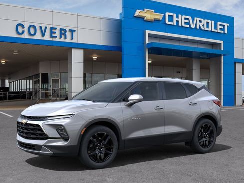 New 2025 Chevrolet Blazer LT image 2