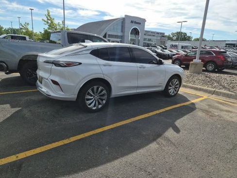 Certified 2025 Buick Envista Avenir FWD image 3
