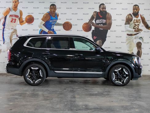 Used 2025 Kia Telluride S AWD/4WD image 19