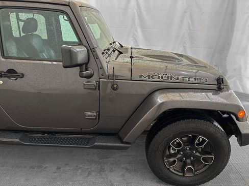 Used 2017 Jeep Wrangler Unlimited Sahara AWD/4WD image 7