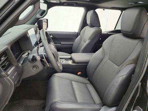 Used 2025 Lexus GX 550 AWD/4WD image 15