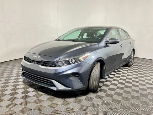 Used 2023 Kia Forte LXS FWD image 2