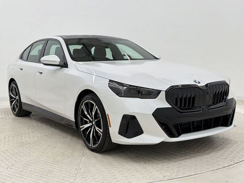 New 2026 BMW 530i w/ M Sport Package RWD image 7