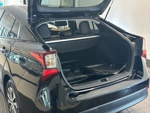 Used 2020 Toyota Prius LE AWD/4WD image 7