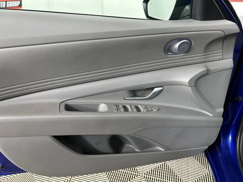 Used 2023 Hyundai Elantra SEL w/ Convenience Package FWD image 11