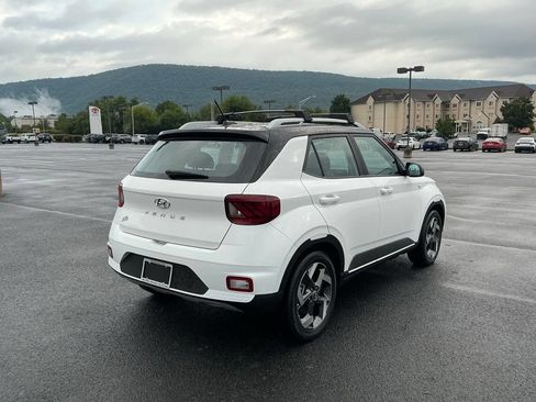Certified 2023 Hyundai Venue Limited FWD image 7