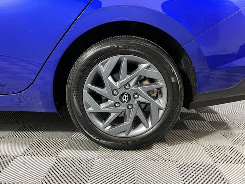 Used 2024 Hyundai Elantra SEL image 18