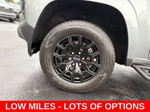 Used 2025 Chevrolet Colorado W/T w/ WT Custom Package RWD image 9