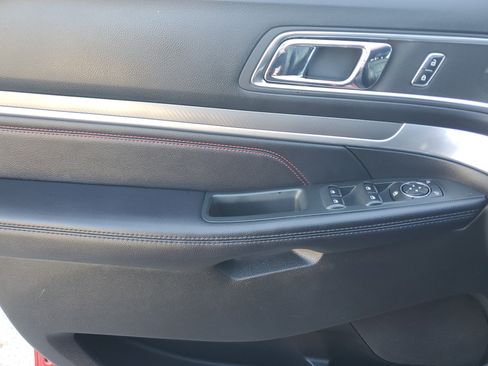 Used 2018 Ford Explorer Sport image 18