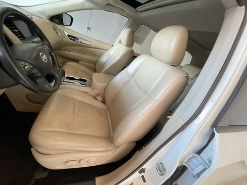 Used 2019 Nissan Pathfinder SL w/ SL Premium Package AWD/4WD image 11