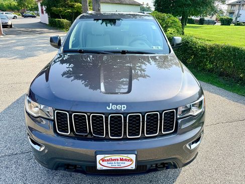 Used 2018 Jeep Grand Cherokee Laredo AWD/4WD image 10