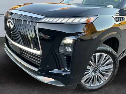 Used 2025 INFINITI QX80 Luxe w/ Cargo Package image 9