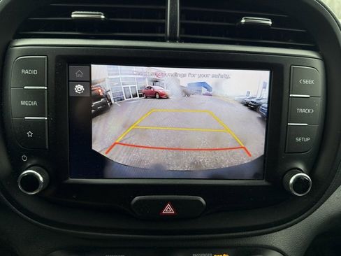 Certified 2022 Kia Soul LX image 11