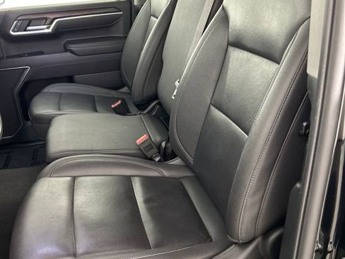 Used 2025 GMC Sierra 1500 SLT image 14