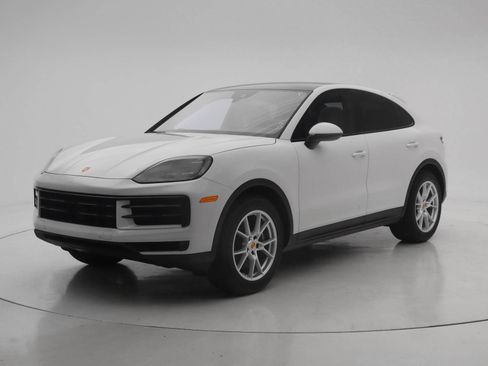Used 2024 Porsche Cayenne Coupe image 1