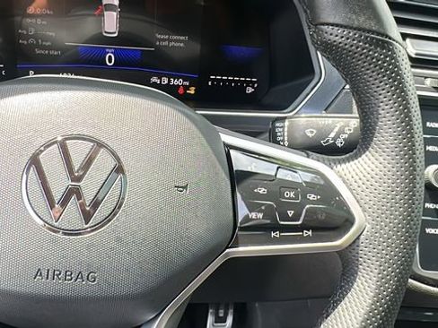 Used 2024 Volkswagen Tiguan SE R-Line AWD/4WD image 15