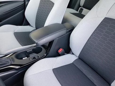 Certified 2025 Toyota Corolla SE image 19