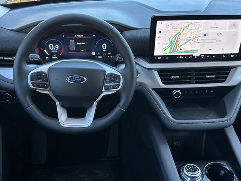 New 2026 Ford Explorer Active w/ Active Comfort Package RWD image 13