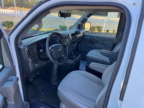 Used 2016 Chevrolet Express 3500 LT w/ LT Preferred Equipment Group image 9