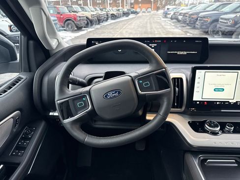 Used 2025 Ford Expedition Max Active image 24