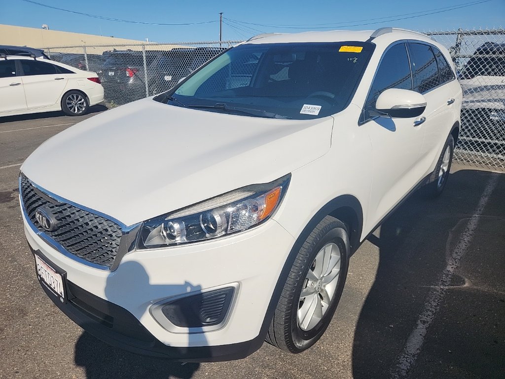 Used 2018 Kia Sorento FWD image 3
