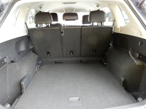 Used 2021 Volkswagen Tiguan SEL image 9