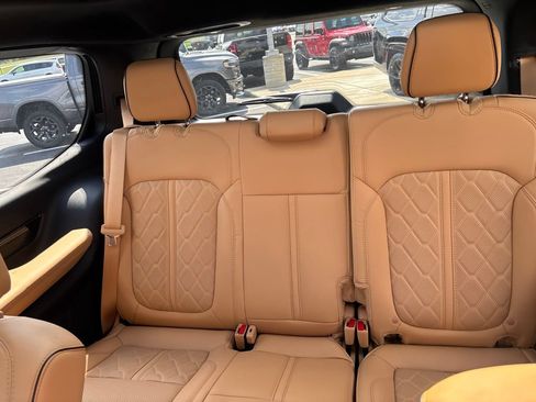 New 2026 Jeep Grand Wagoneer Summit AWD/4WD image 30
