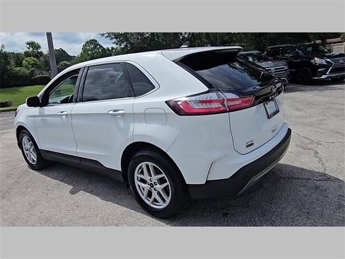 Used 2022 Ford Edge SEL image 17