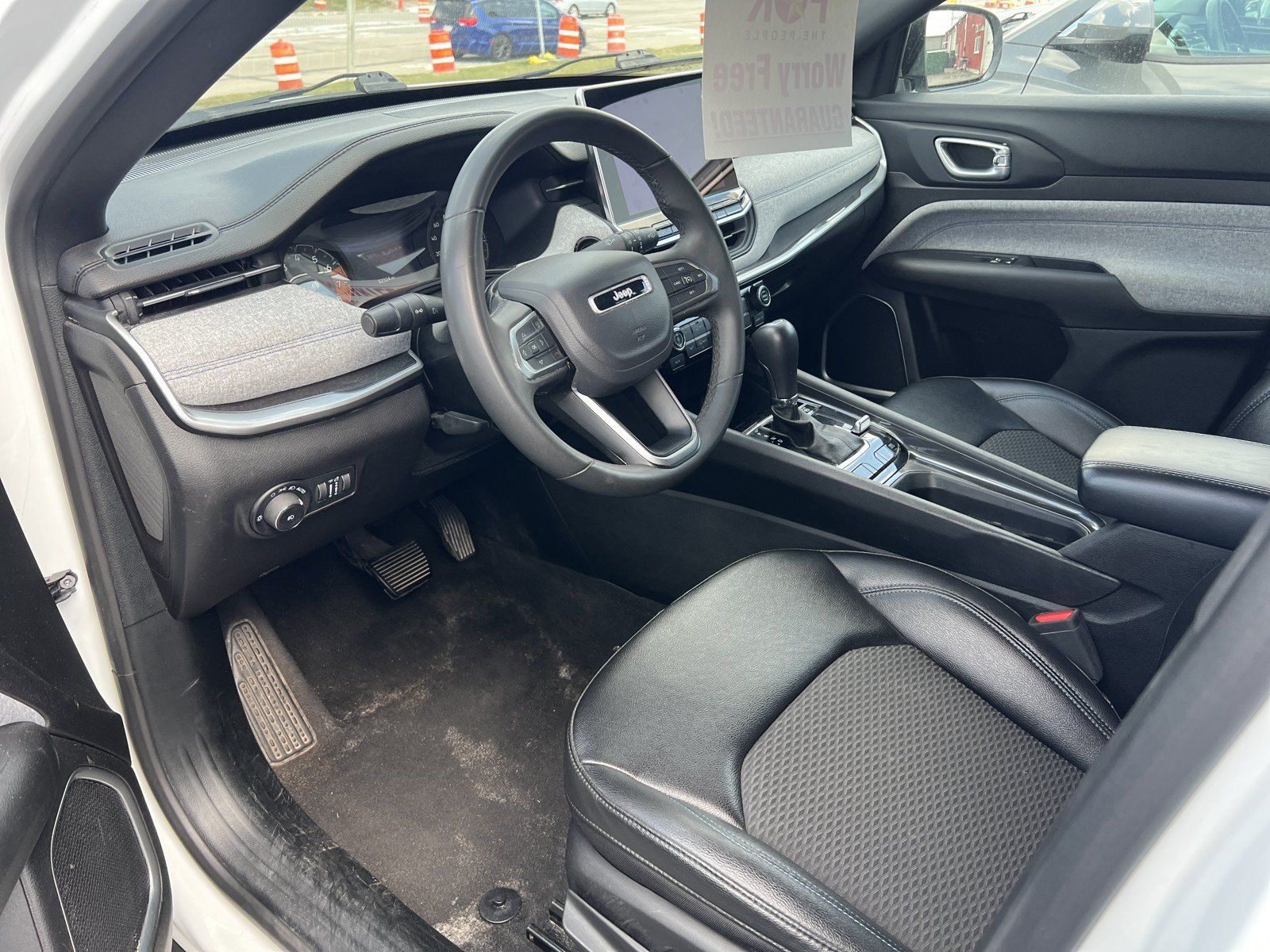 Used 2024 Jeep Compass Latitude AWD/4WD image 10