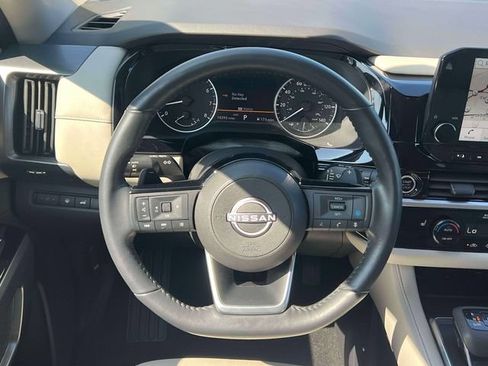 Certified 2023 Nissan Pathfinder SL AWD/4WD image 14