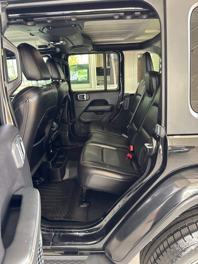 Used 2019 Jeep Wrangler Unlimited Sahara AWD/4WD image 9