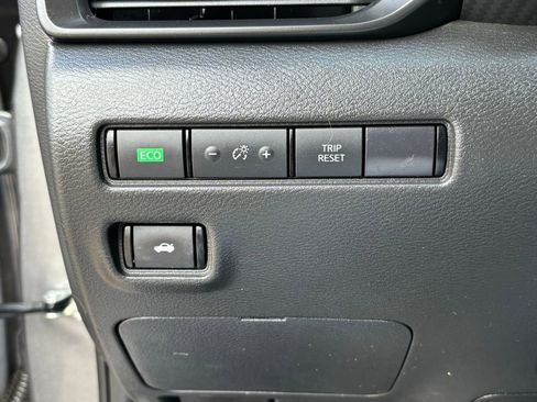 Used 2024 Nissan Sentra S FWD image 21