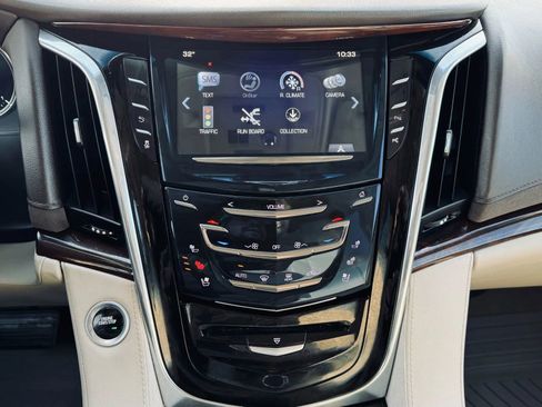Used 2017 Cadillac Escalade Premium Luxury image 14