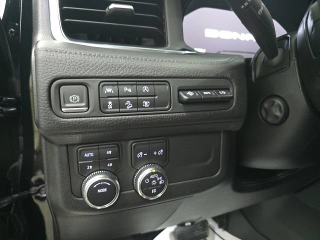 Used 2023 GMC Yukon Denali AWD/4WD image 15