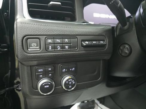 Used 2023 GMC Yukon Denali AWD/4WD image 15