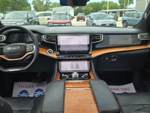 Used 2024 Jeep Grand Wagoneer L Series III AWD/4WD image 26