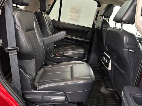 Used 2022 Ford Expedition XLT w/ Equipment Group 202A AWD/4WD image 37