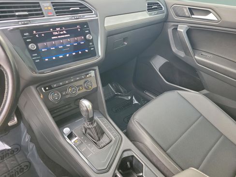 Used 2021 Volkswagen Tiguan SE R-Line image 9