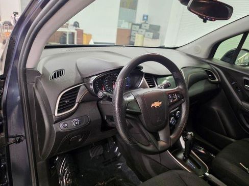 Used 2019 Chevrolet Trax LS FWD image 7