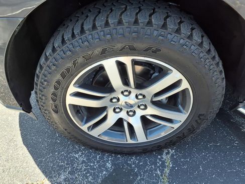 Used 2022 Ford Expedition XLT AWD/4WD image 27
