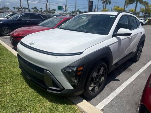 Used 2024 Hyundai Kona SEL FWD image 1