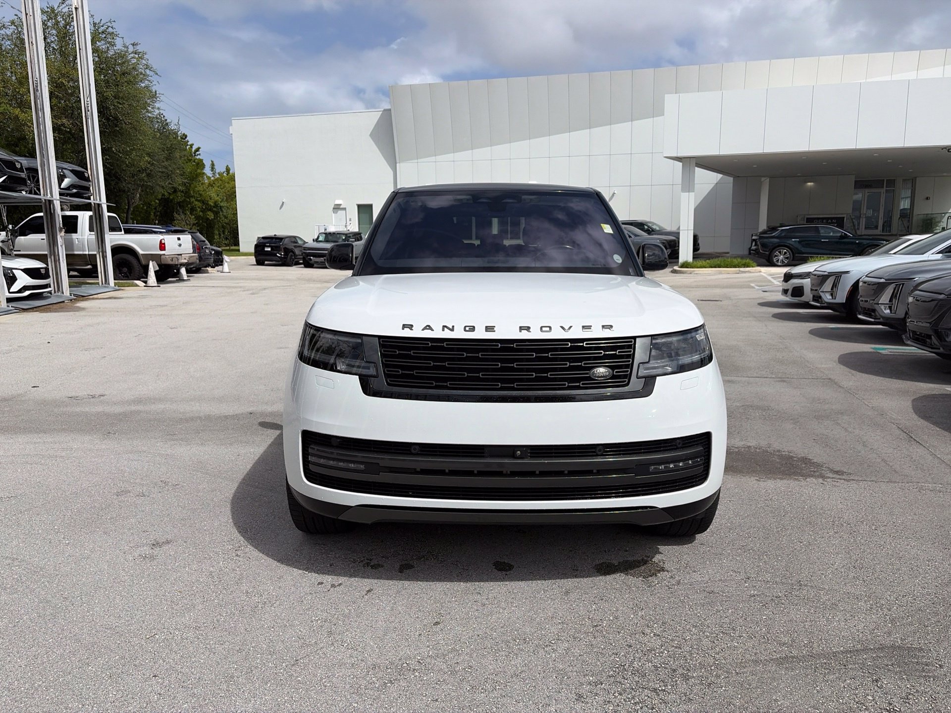Used 2023 Land Rover Range Rover SE AWD/4WD image 7