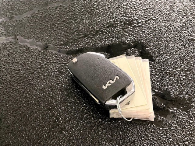 Used 2022 Kia Forte LXS FWD image 9
