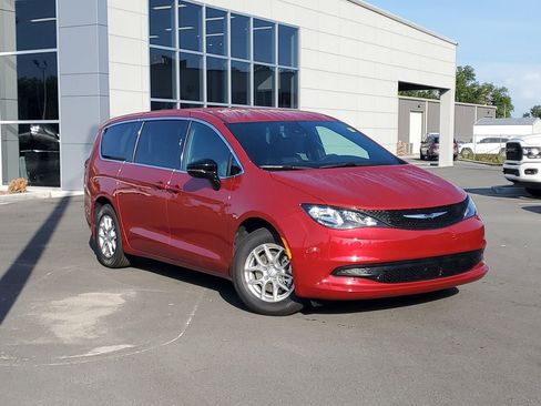 New 2025 Chrysler Voyager LX FWD image 36
