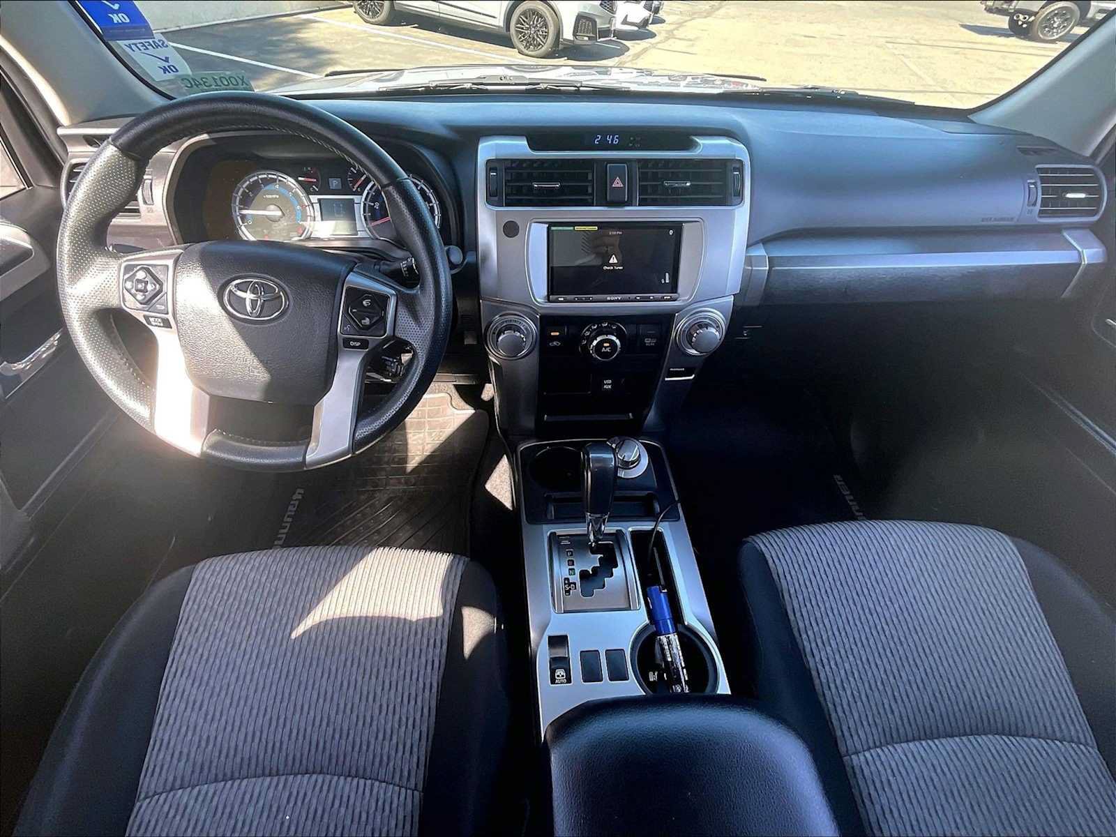 Used 2016 Toyota 4Runner SR5 AWD/4WD image 18