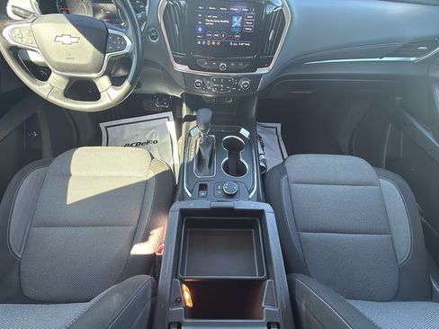 Used 2021 Chevrolet Traverse LT FWD image 37