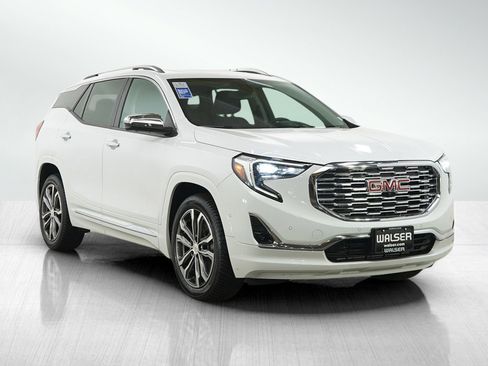 Used 2018 GMC Terrain Denali w/ GMC Pro Grade Package AWD/4WD image 7