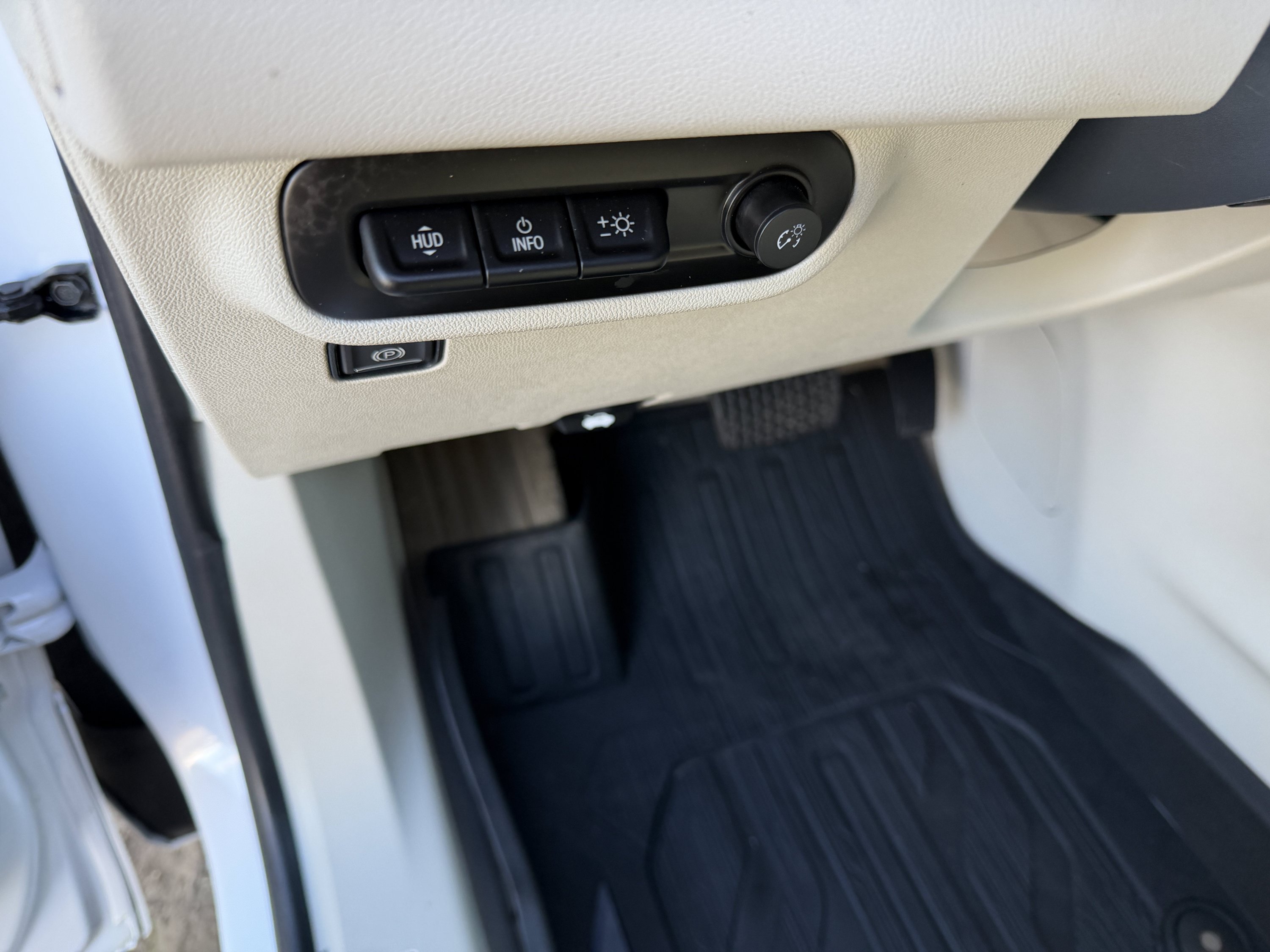 Used 2024 GMC Terrain Denali w/ LPO, Floor Liner Package AWD/4WD image 29