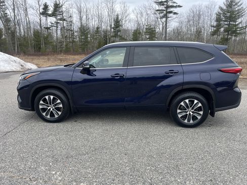 Used 2022 Toyota Highlander XLE image 8